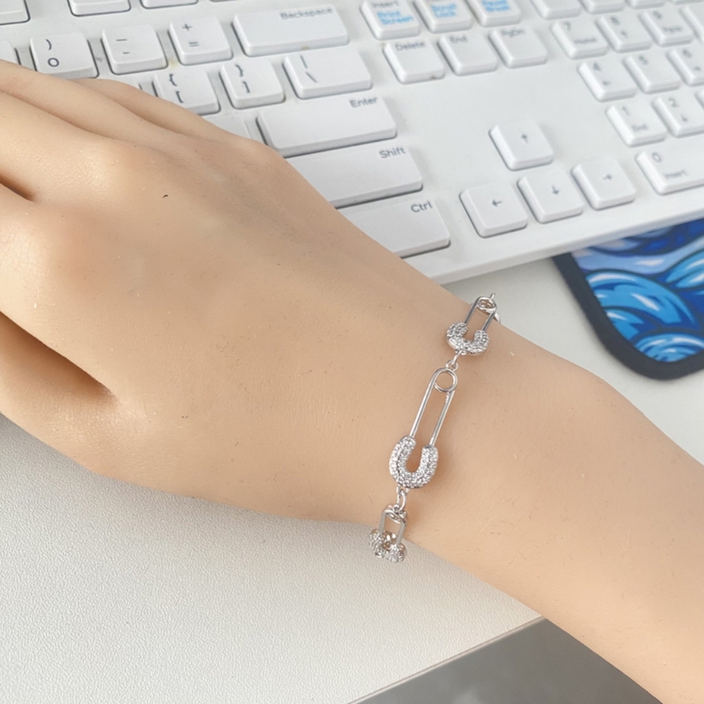 Gold or sliver paper clip diamond bracelet